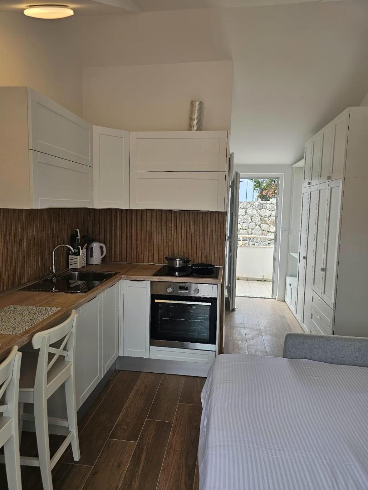 Petit Apartment